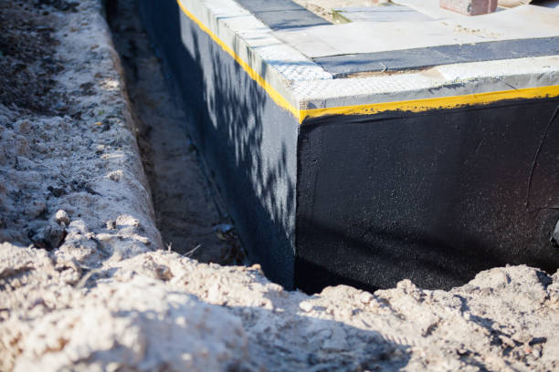 Professional Vapor Barrier Installation technician working in Arcadia, IN
